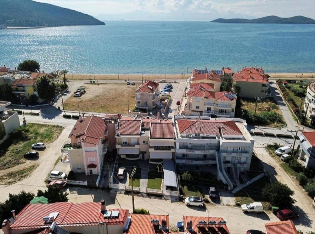 Myrsini'S Sea View Apartment Неа-Перамос Экстерьер фото